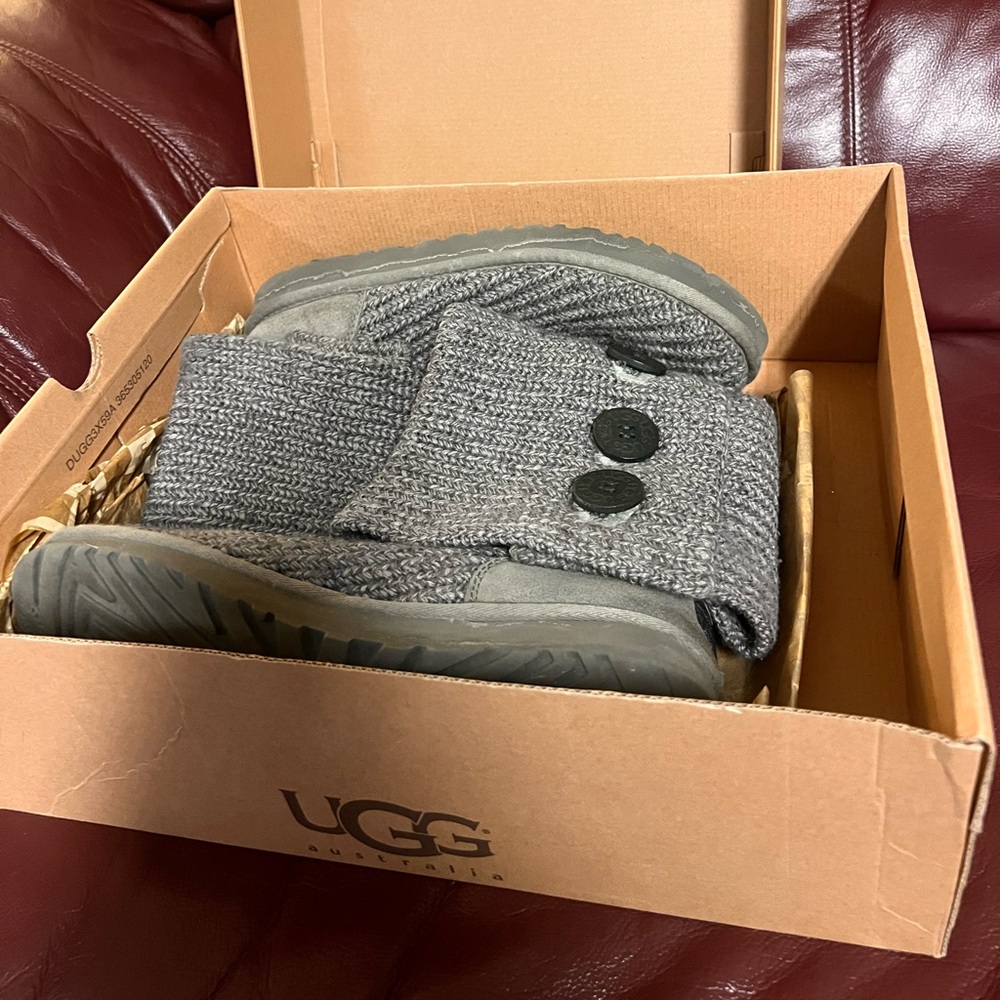 UGGS Sweater boot